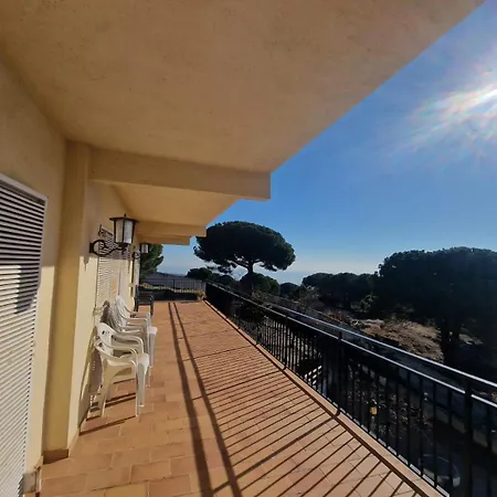 Lodge Maresme & Rosa *