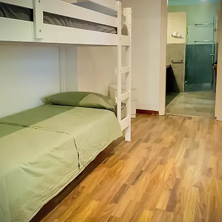 Lodge Maresme & Rosa Mataro