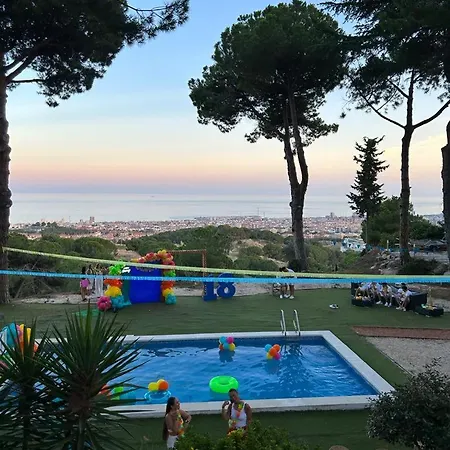 Maresme & Rosa Orman Evi