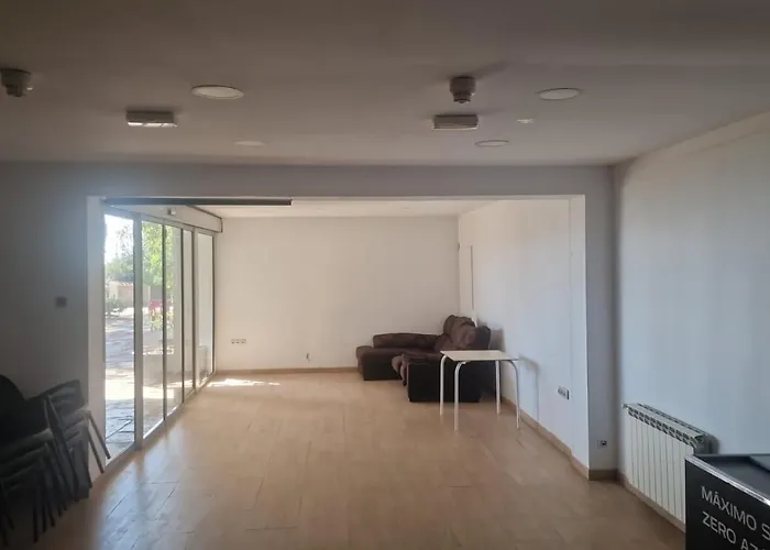 Lodge Maresme & Rosa Mataro