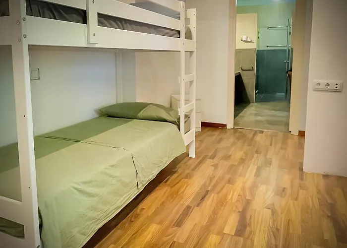 Lodge Maresme & Rosa Mataro